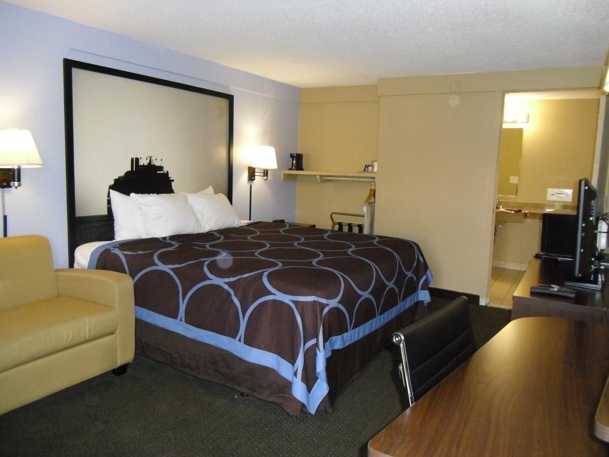 Super 8 By Wyndham Lantana West Palm Beach Exterior foto